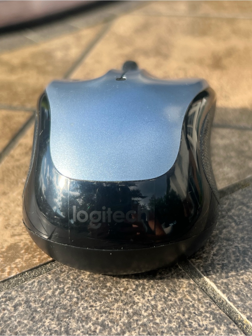 Logitech M325 Wireless Mouse in Silver and Black; Used